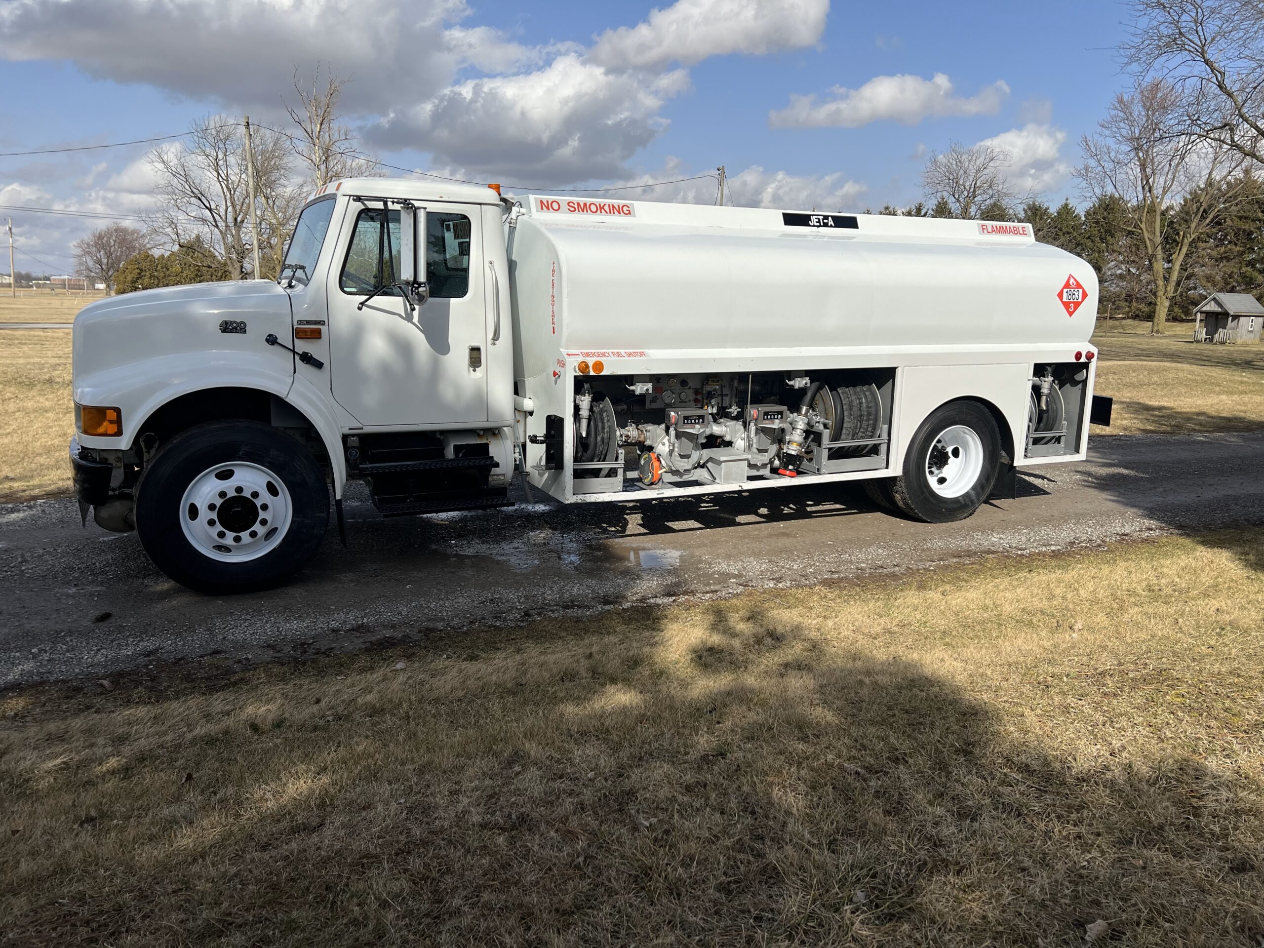 2002 - 3,000 Gallon Jet-A Refueler