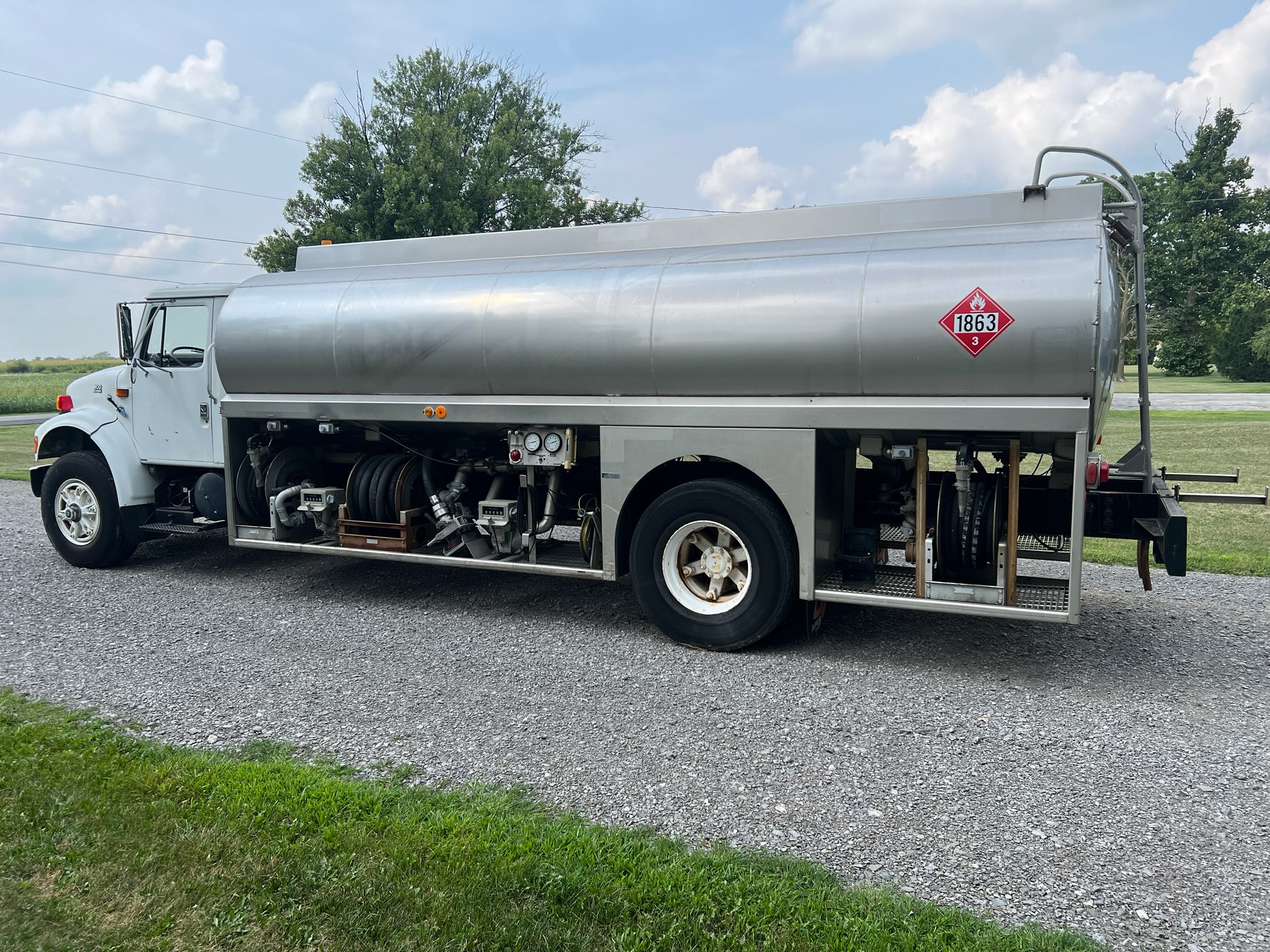 2000 - 5,000 Gallon Jet-A Refueler